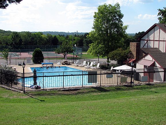 Pool Clubhouse Tennis Basket
