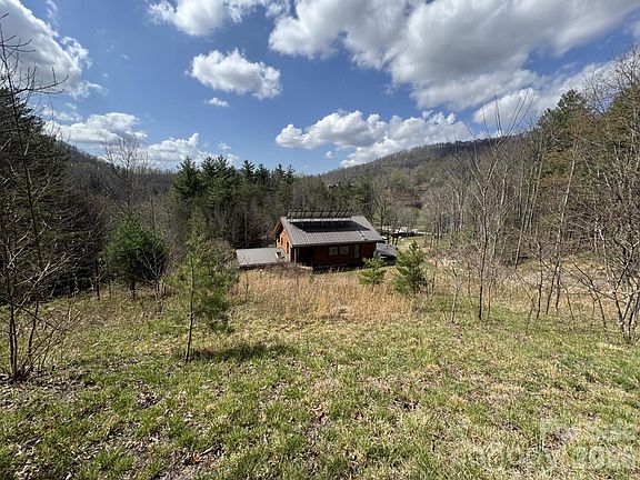 5th image of 1422 Middle Fork Rd