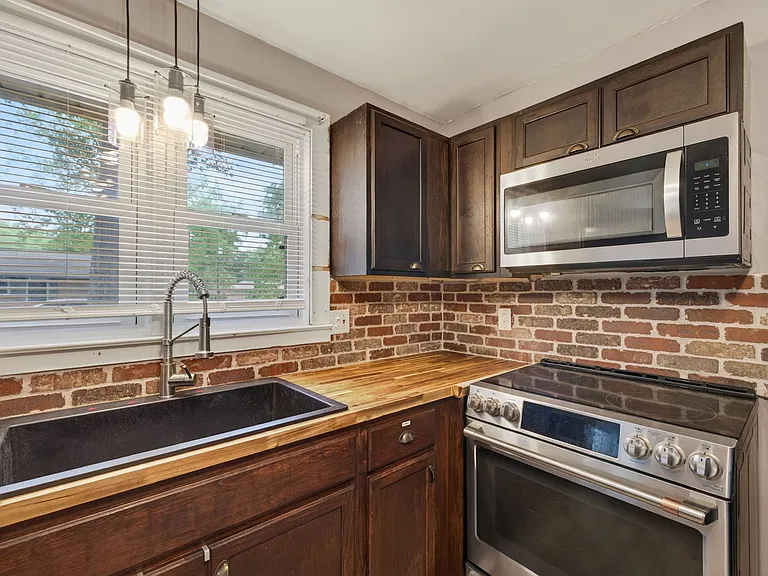 601 Rock Dr — Photo 8