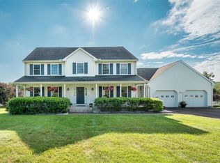 60 Willowbrook Rd, Cromwell, CT 06416