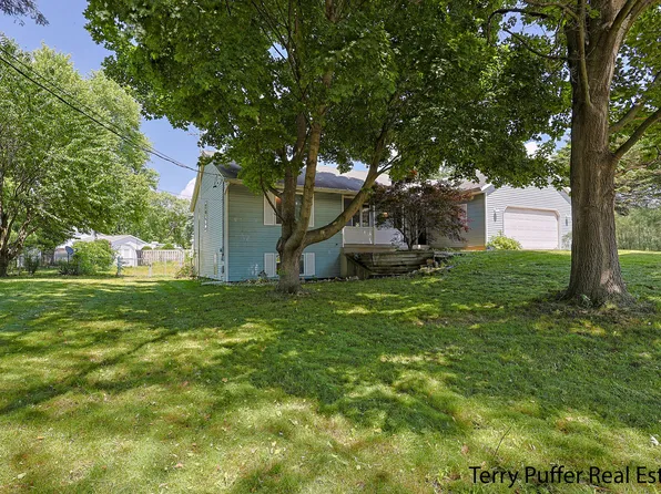 4651 Remembrance Rd NW, Grand Rapids, MI 49534