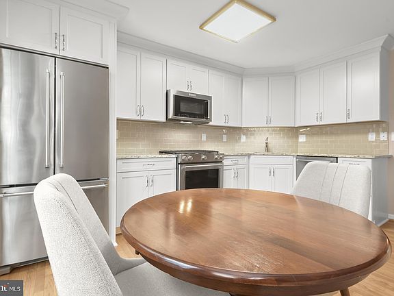 4th image of 3 Pepperdine Cir