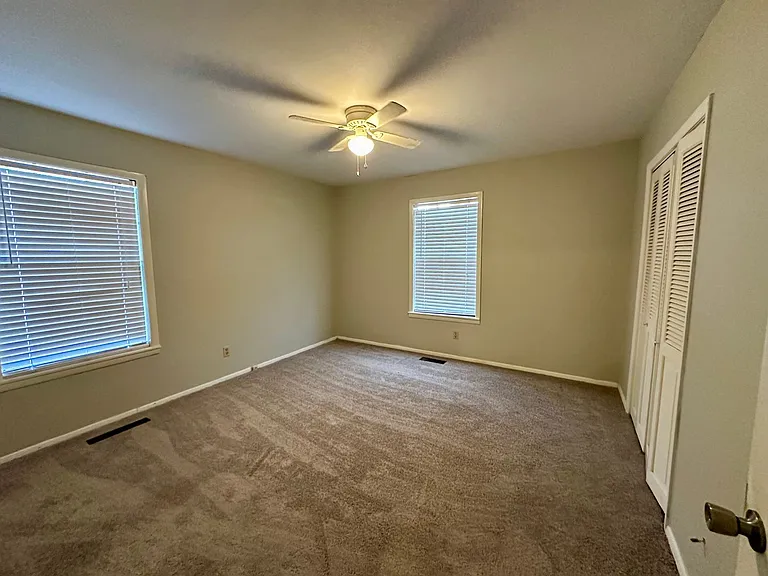 2507 Bradley Ln — Photo 13