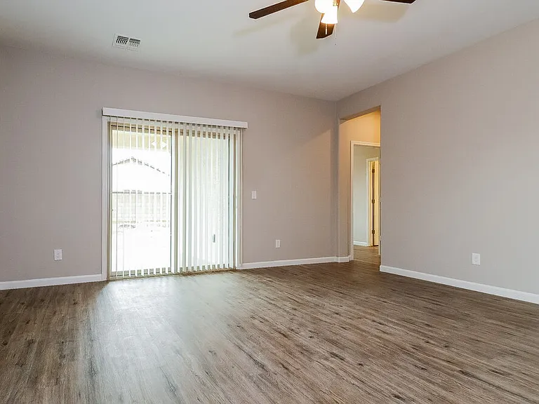 25446 W Carson Dr — Photo 5