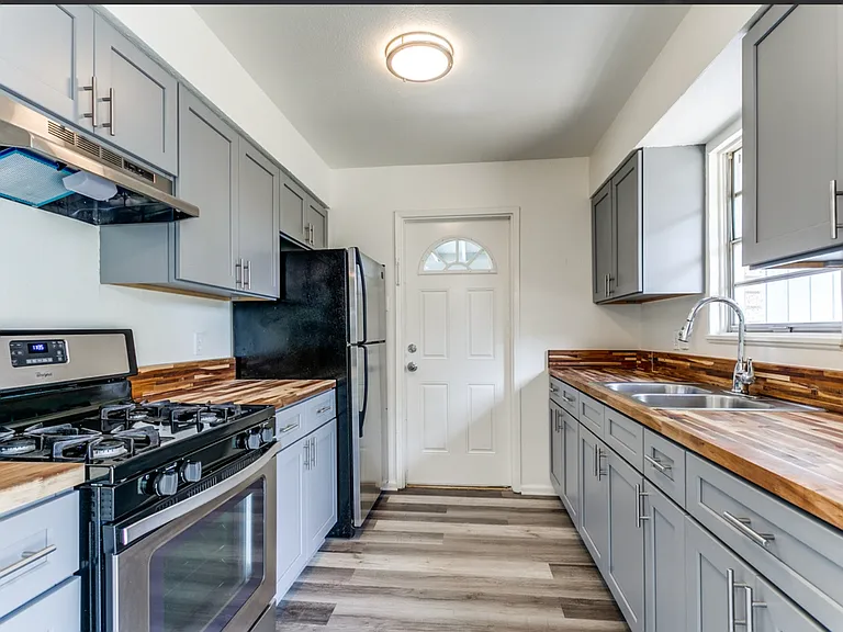 451 Kate Schenck Ave — Photo 16