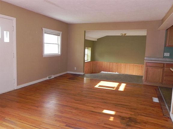5th image of 6998 Hiatt Dr