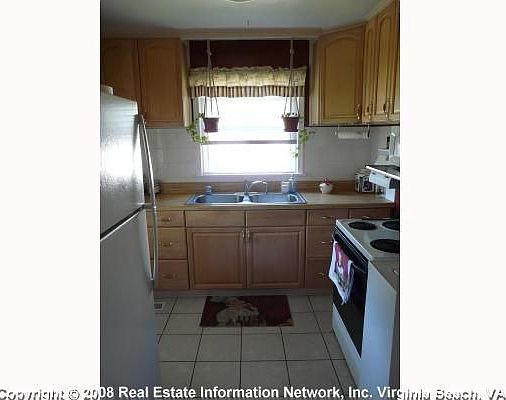 2nd image of 816 Cambridge Ave