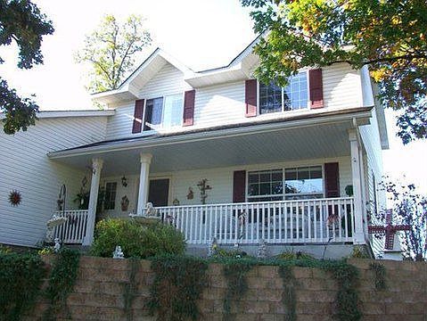 2nd image of 1802 Goldfinch Dr