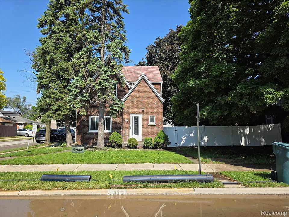 1st image of 1332 Fort Park Blvd