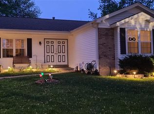 11 Cambourne Ct, Saint Peters, MO 63376