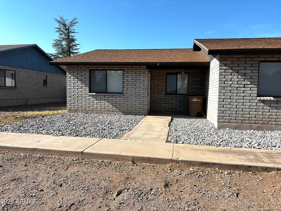 2135 Hohokam Dr