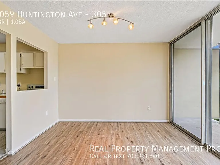 2059 Huntington Ave #305 — Photo 9