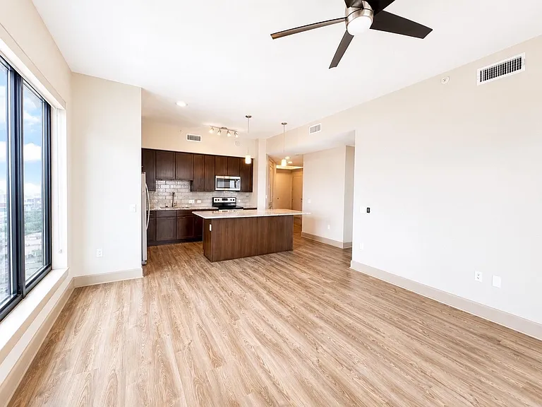 9787 Katy Fwy #1502 — Photo 5