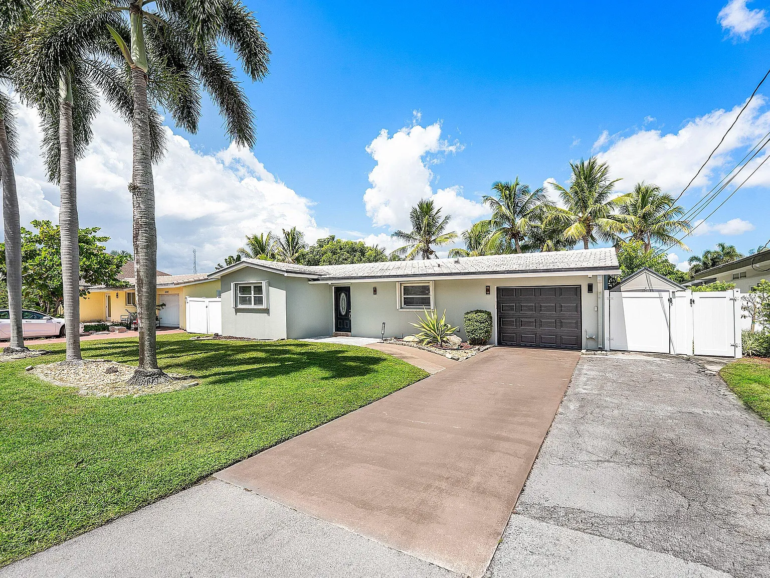 3 bed, 2.0 bath, 1490 sqft, $5,300 — Photo 3