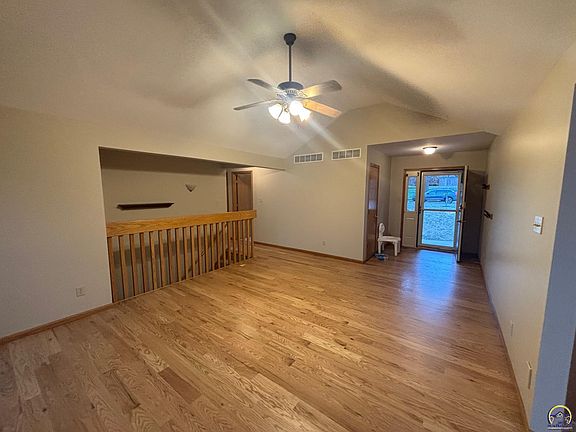 3rd image of 2307 SE Capricorn Ave