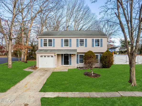 15 Weymouth Drive, Howell, NJ 07731