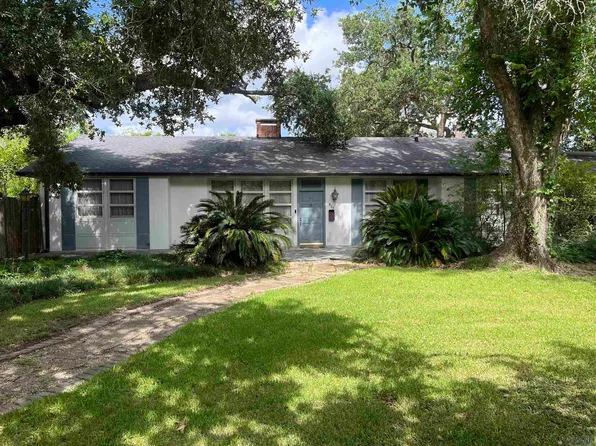 813 Ridgefield Rd, Thibodaux, LA 70301