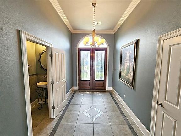 3rd image of 105 Wild Rose Dr