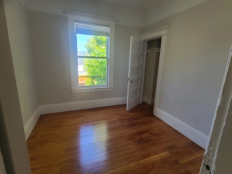 2411 Bryant St — Photo 8