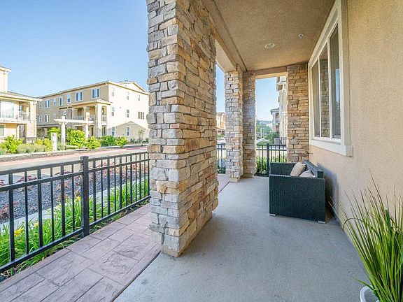 5th image of 539 Autumn Meadow Dr
