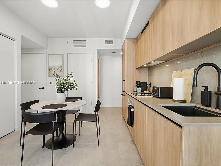 121 NE 5th St #2706 — Photo 11