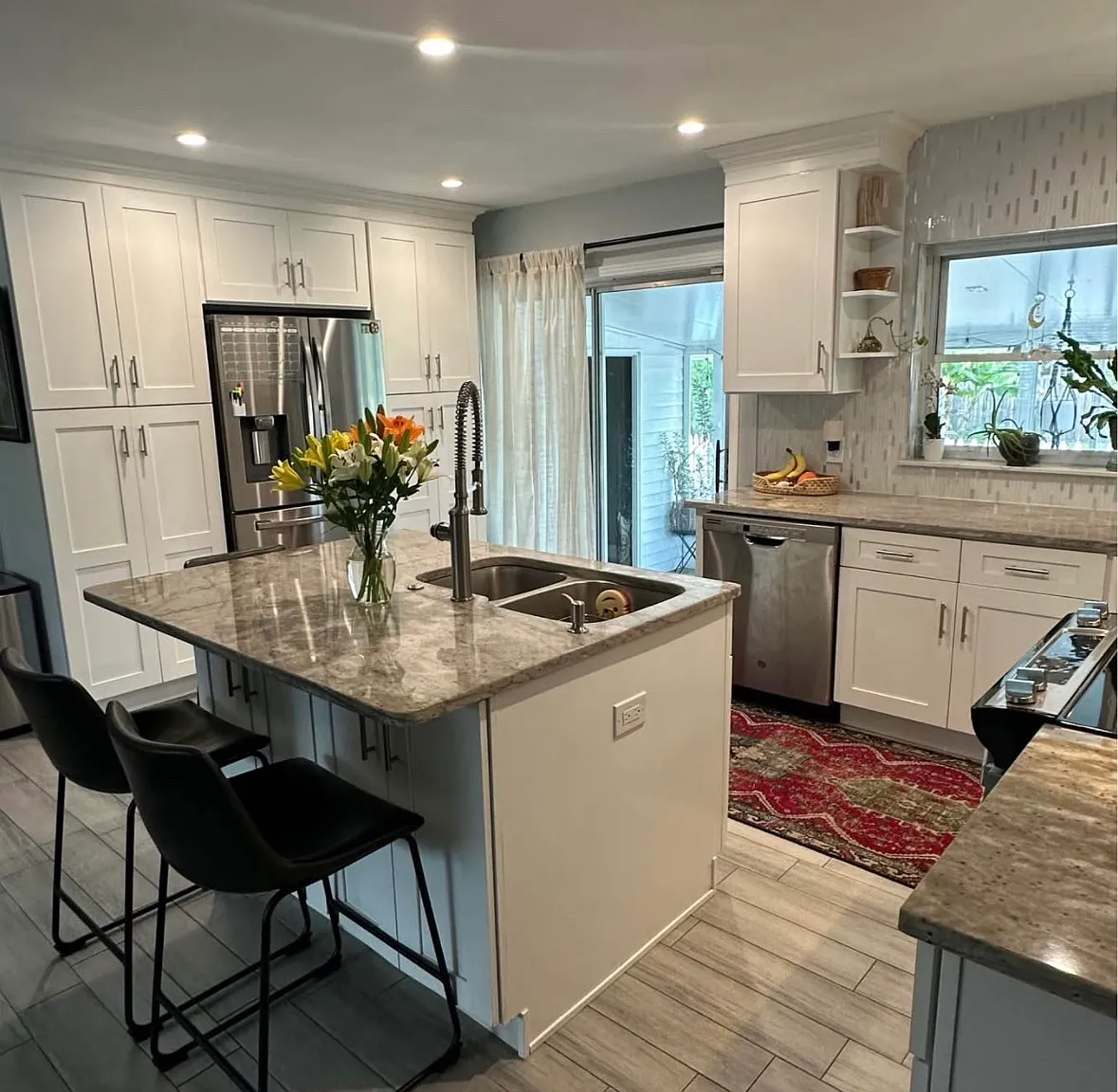 4 bed, 1728 sqft, $2,700 — Photo 2