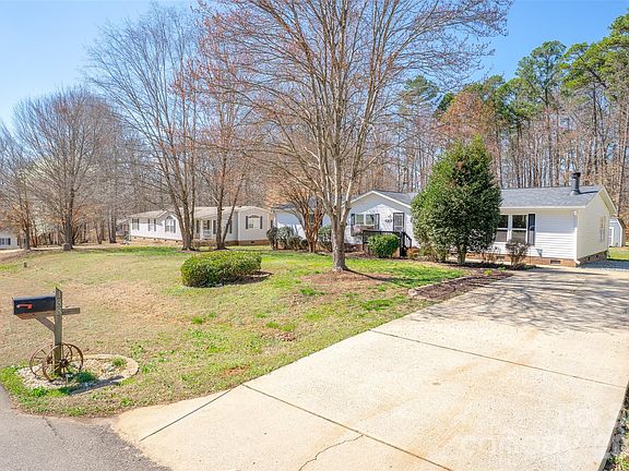 3rd image of 188 Crystal Bay Dr