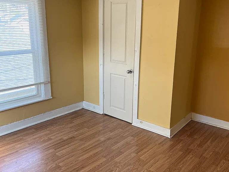 301 10 1/2 St NW #TWO STORY HOME — Photo 12