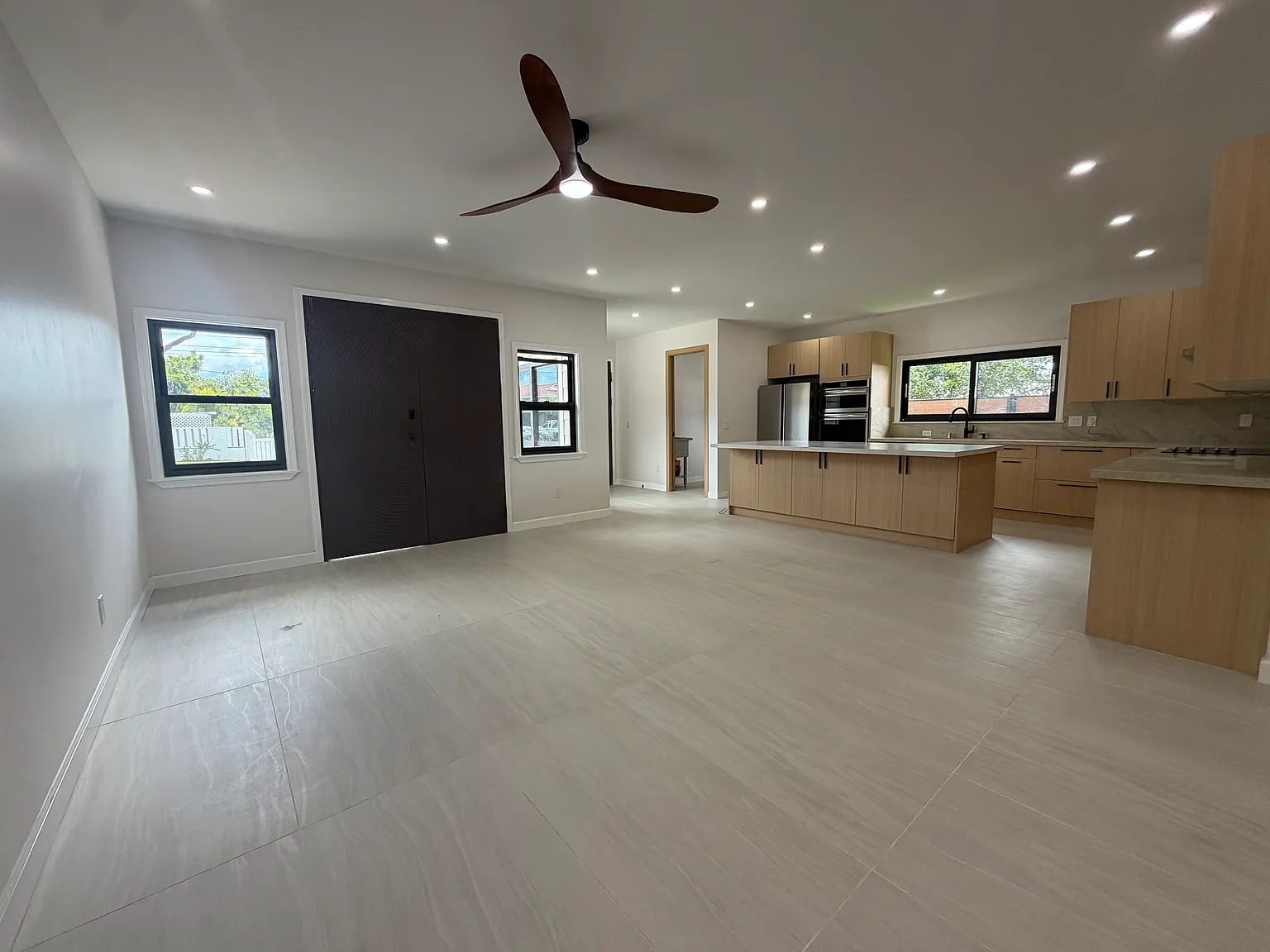 3 bed, 1900 sqft, $5,800 — Photo 4