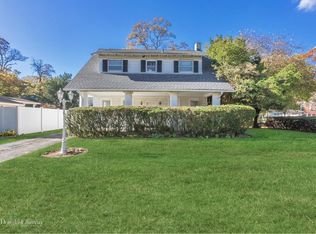 175 Pennsylvania Ave, Freeport, NY 11520