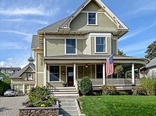 41 Chiswick Rd, Cranston, RI 02905