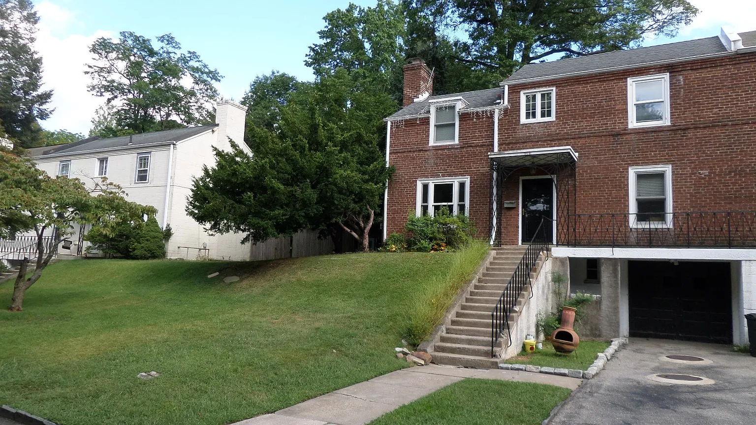 710 Hendren St photo 1