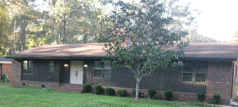 1st image of 2424 Meadowbrook Dr