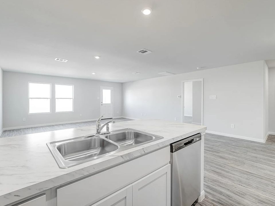 2nd image of 317 Coyote Creek Ct