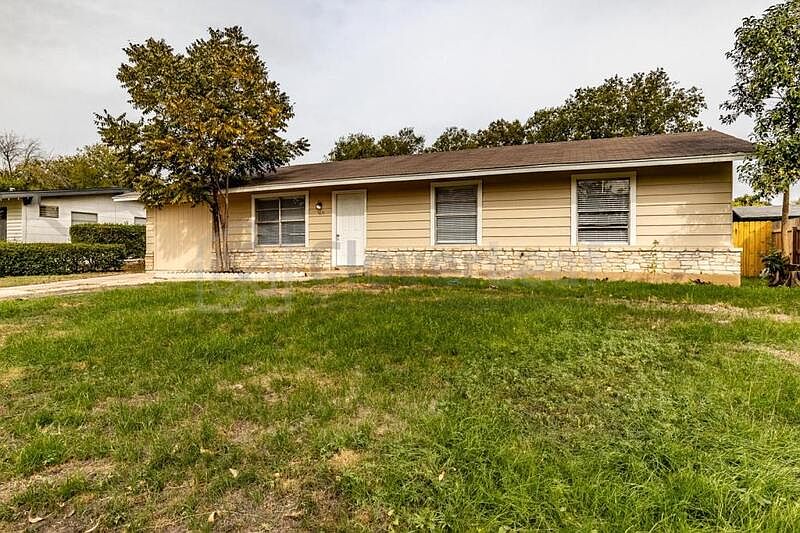 1st image of 5831 Castle Lk