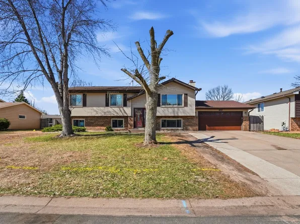 8309 Penn Ave N, Brooklyn Park, MN 55444