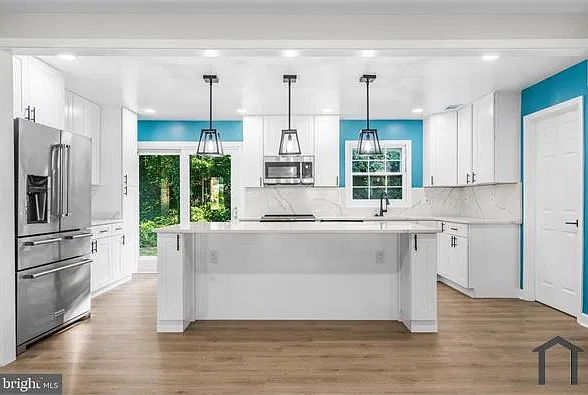 6 bed, 2000 sqft, $4,650 — Photo 2