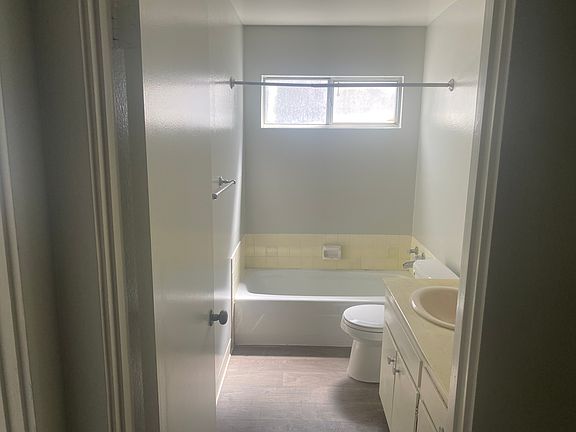 4th image of 331 S Steckel Dr APT B