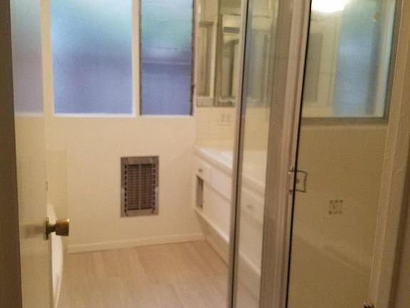 5th image of 1209 Pine St