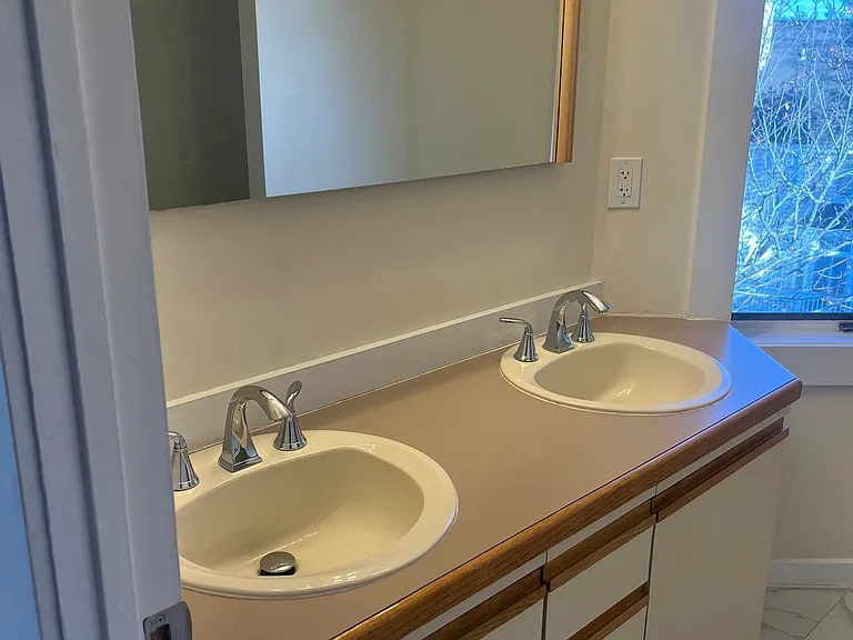 896 Quinnipiac Ave #3 — Photo 21