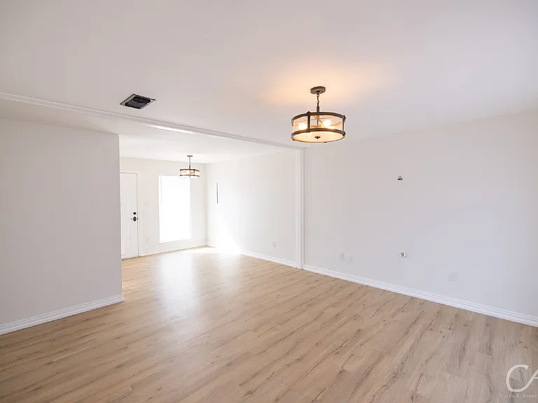 3610 Purdue Ln — Photo 17