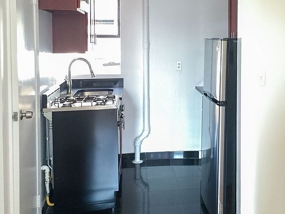 5th image of 210 W 10th St APT 5D