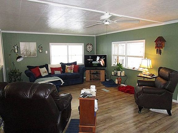 4th image of 100 S Lake Dr