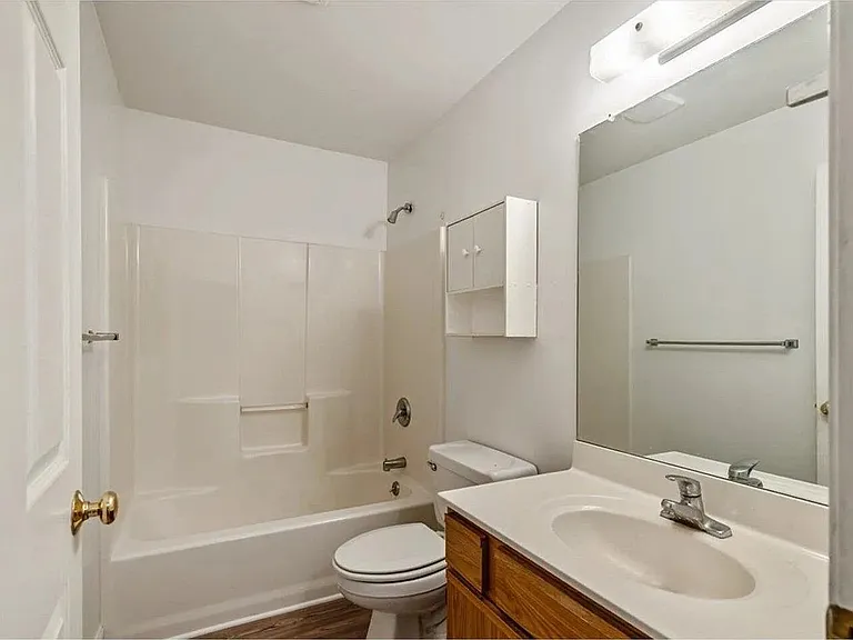 301 Hildred Dr #301 — Photo 12