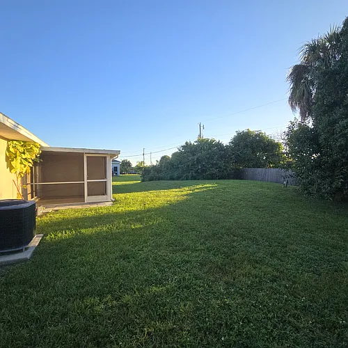 1011 Albany Ave #1011 Photo 1