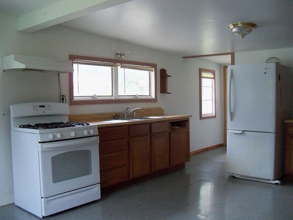 8621 W Long Lake Rd, Alpena, MI 49707 Zillow