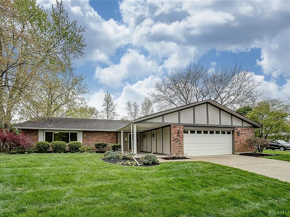 1st image of 370 Island Lake Ct
