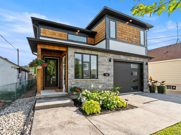 24 Prospect Ave, Saint Catharines, ON L2M 5K1