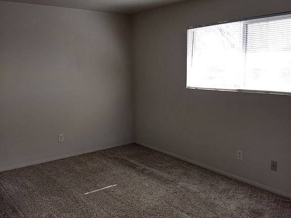 4th image of 1121 Cree Dr APT 3