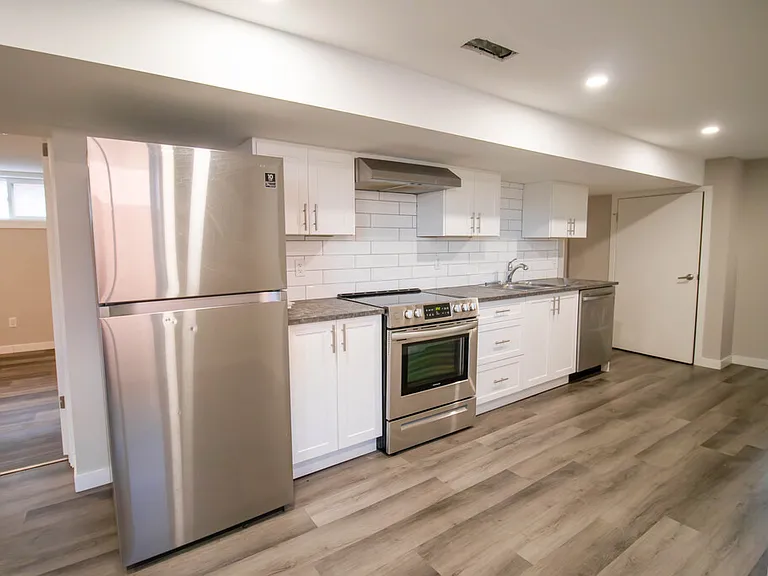 121 Golden Blvd W — Photo 5
